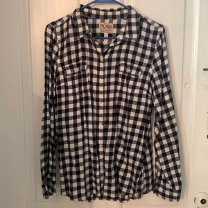 Women’s Navy and White Old Navy Button Down. Size medium.